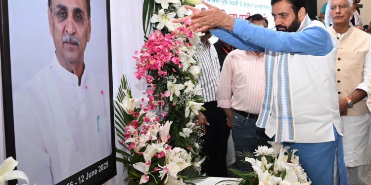 मुख्यमंत्री नायब सिंह सैनी ने गुजरात के पूर्व मुख्यमंत्री विजय रूपाणी के निधन पर व्यक्त की शोक संवेदना