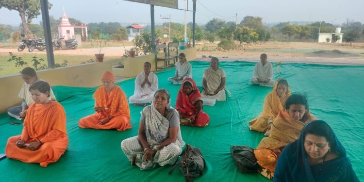 अहमदाबाद विमान दुर्धटना के मृतको के लिए गीता पाठ और तर्पण किया