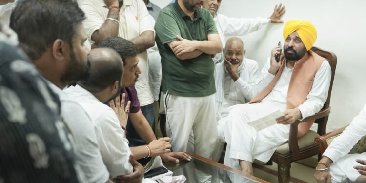 मुख्य मंत्री ने समाना पहुंचकर पीड़ित परिवारों के साथ दुख साझा किया