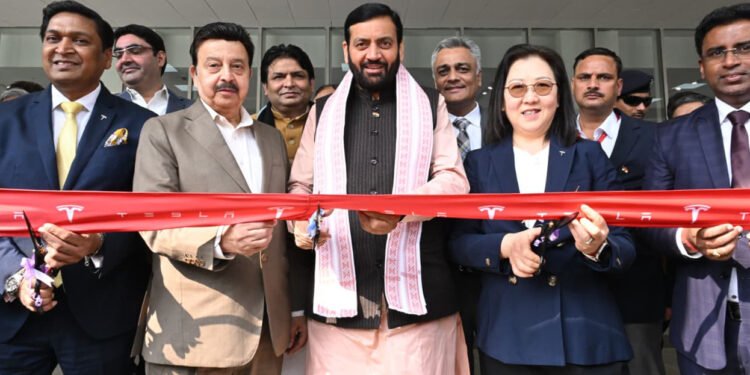 मुख्यमंत्री नायब सिंह सैनी ने गुरुग्राम में टेस्ला इंडिया मोटर्स के देश के पहले ऑल इन वन केंद्र का किया उद्घाटन