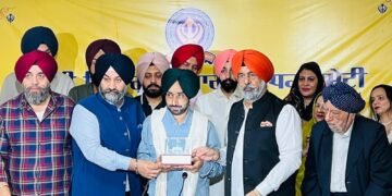 श्री गुरु तेग बहादुर साहिब जी के 350वें शहीदी दिवस पर डॉ. सतिंदर सरताज की रूहानी रचना “हिंद की चादर” के लिए डी.एस.जी.एम.सी. द्वारा सम्मान : हरमीत सिंह कालका