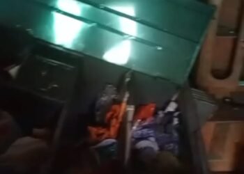 बंद मकान में चोरी, पड़ोसियों की छतों पर मिला बिखरा सामान