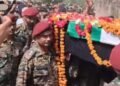पत्नी को बचाने आग में कूद पड़ा सेना का जवान, इलाज के दौरान मौत; गांव में गम का माहौल