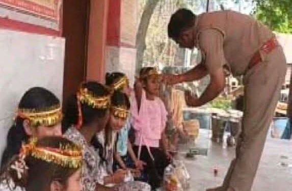 थाना परिसर में कन्या पूजन का आयोजन, श्रद्धा और सामाजिक सद्भाव का संदेश