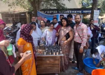 जिला अस्पताल, छिंदवाड़ा में शीतल छाछ वितरण सेवा कार्यक्रम