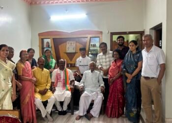 केंद्रीय मंत्री के डी उइके पहुचे रामा जी साहू के निवास पर