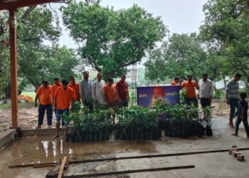 फलदार पौधों का रोपण अभियान संपन्न