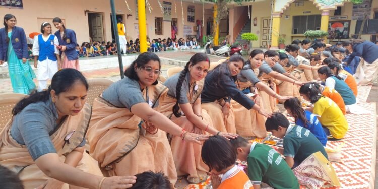 गुरुकुल में हुआ गुरुओं का सम्मान