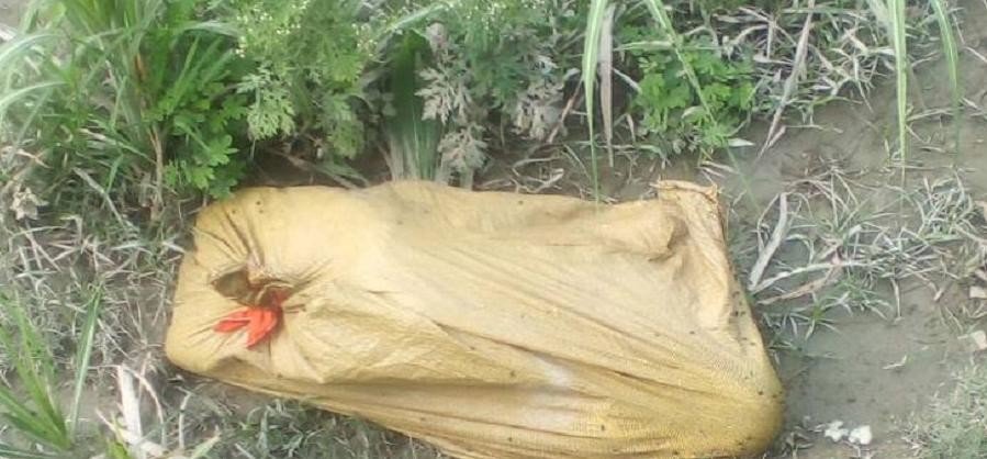 बोरी में से मिला एक युवक का शव