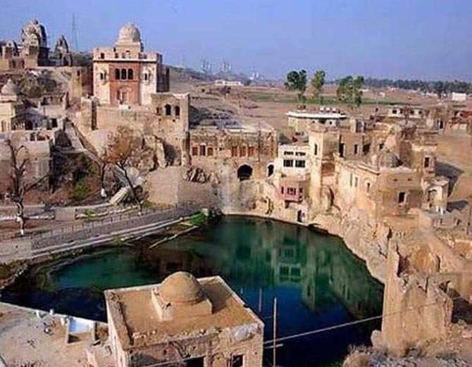 चकवाल इलाके में स्थित महाभारत कालीन तीर्थ श्री कटासराज की यात्रा के लिए 160 श्रद्धालुओं का जत्था शुक्रवार रवाना