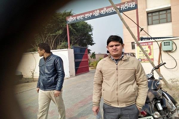 आबादी 2 लाख से भी अधिक जबकि सुरक्षा के लिए थाने में सिर्फ 60 पुलिस मुलाजिम तैनात