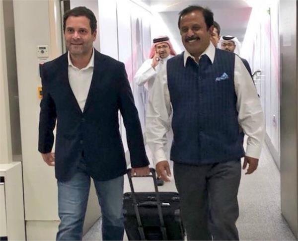 कांग्रेस अध्यक्ष राहुल गांधी अपनी एक दिवसीय यात्रा पर बहरीन पहुंच गए