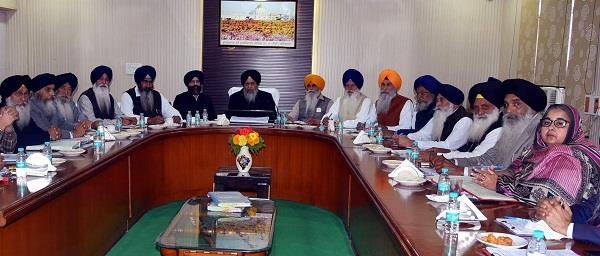 जी.एस.टी. के मुद्दे पर एक बार फिर प्रधानमंत्री और वित्तमंत्री के दरबार में जाने का फैसला