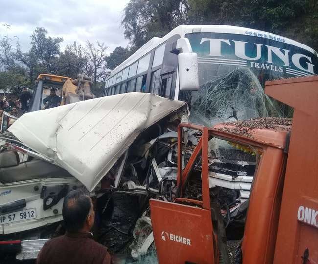 शाहपुर व कोटला के मध्य भाली में हुए सड़क हादसे में तीन लोगों की मौत