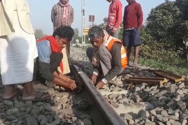 बाल-बाल बची राजधानी एक्सप्रेस