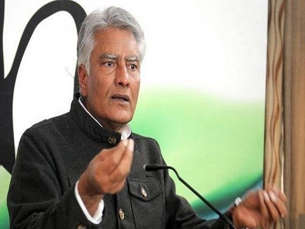 सुनील जाखड़ ने फतेहगढ़ चूडिय़ां में धन्यवादी रैली को संबोधित किया