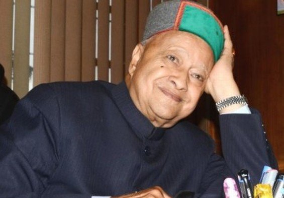 पूर्व मुख्यमंत्री वीरभद्र सिंह और उनकी पत्नी को मिली ज़मानत