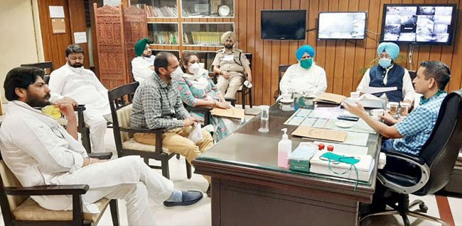 ਵੱਖ-ਵੱਖ ਸੂਬਿਆਂ ਦੇ ਲਗਭਗ 12,000 ਲੋਕਾਂ ਵੱਲੋਂ ਘਰ ਪੁੱਜਣ ਲਈ ਕਰਵਾਈ ਸੰਗਰੂਰ ਜ਼ਿਲੇ `ਚ ਰਜਿਸਟਰੇਸ਼ਨ: ਡਿਪਟੀ ਕਮਿਸ਼ਨਰ