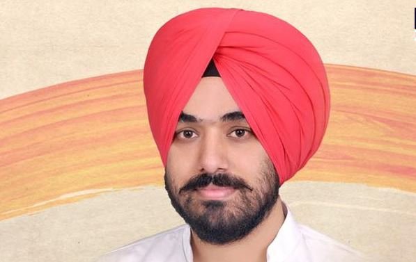 ਜੰਮੂ ਕਸ਼ਮੀਰ ਦੀ ਭਾਸ਼ਾ ਸੂਚੀ ਵਿੱਚੋਂ ਪੰਜਾਬੀ ਨੂੰ ਬਾਹਰ ਕੱਢਣ ਨਾਲ ਅਕਾਲੀਆਂ ਦਾ ਚਿਹਰਾ ਹੋਇਆ ਬੇਨਕਾਬ- ਬਰਿੰਦਰ ਢਿੱਲੋ