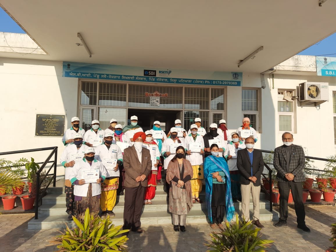ADC Pooja Sayal  Distributes Certificates to the Successful Trainees of  First ever Financial Literacy, Community Resource Person Training Course of Punjab State