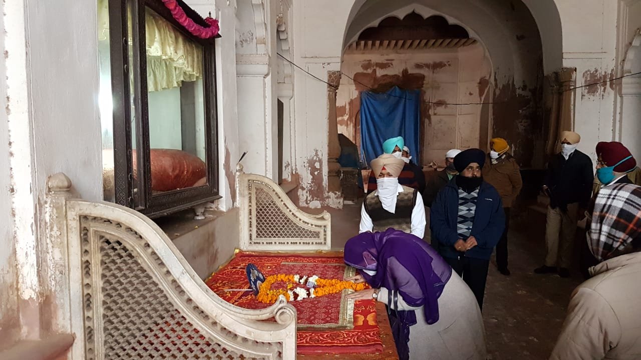 ਪਰਨੀਤ ਕੌਰ ਨੇ ਪਰਿਵਾਰ ਤੇ ਸ਼ਹਿਰ ਵਾਸੀਆਂ ਦੀ ਸੁੱਖ ਸ਼ਾਂਤੀ ਲਈ ਕੀਤੀ ਅਰਦਾਸ