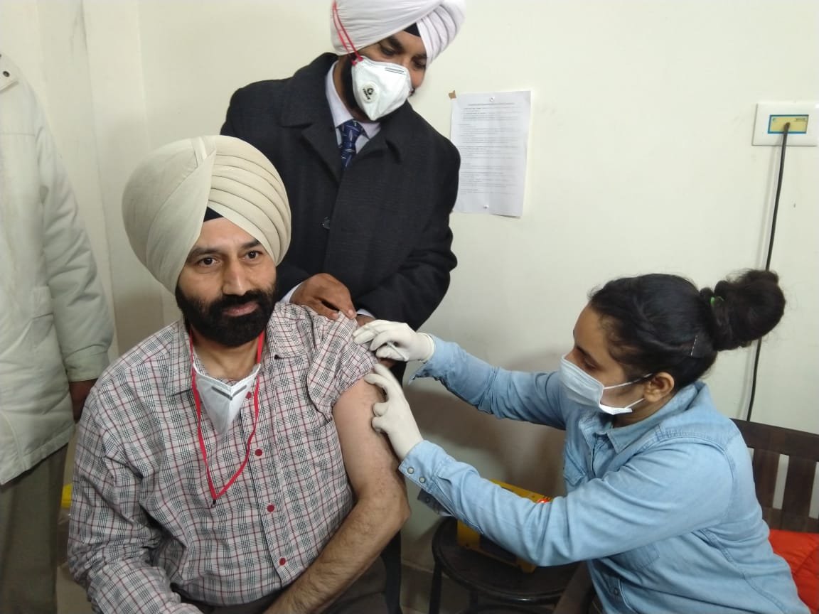 COVID Vaccination Drive Day 3: IGP Bathinda, CP Amritsar, 9 SSPs among 1146 Police Personnel get jab