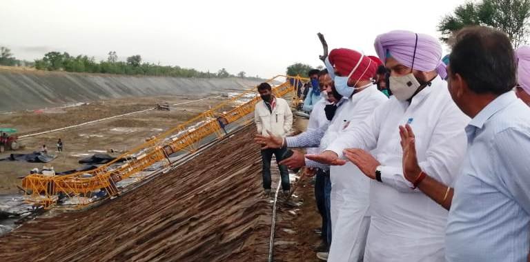Sarkaria inspects ongoing relining of Rajasthan Feeder project