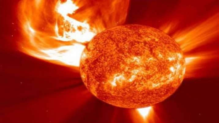OMG सावधान : किस भी वक्त पृथ्वी से टकरा सकता है सौर तूफान – मोबाइल/ इंटरनेट और GPS सिस्टम नही करेंगे काम