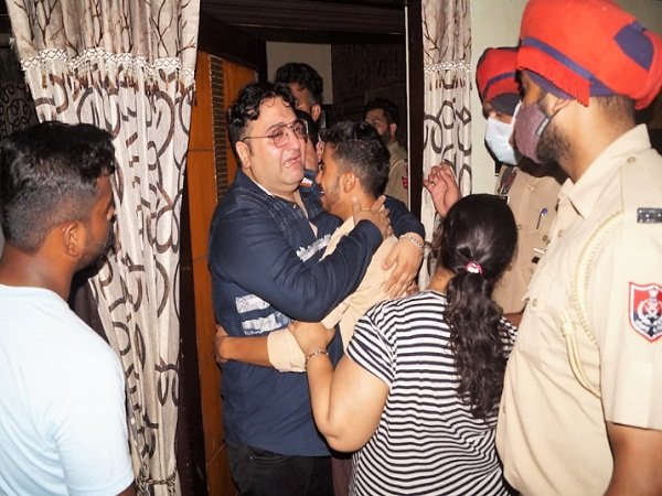 ਆਖਿਰ ਕਿਸ ਨਾਲ ਗੱਲ ਕਰਨ ਤੋਂ ਬਾਅਦ ਕੀਤੀ ਗਈ ਖੁਦਖੁਸ਼ੀ ?