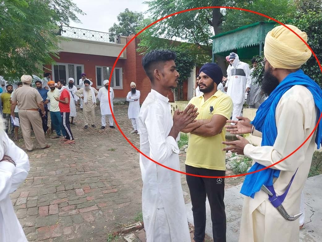 ਸ੍ਰੀ ਗੁਰੂ ਗ੍ਰੰਥ ਸਾਹਿਬ ਜੀ ਦੀ ਬੇਅਦਬੀ ਕਰਨ ਆਏ ਨੌਜਵਾਨ ਦੀ ਖਾਲੜਾ ਪੁਲਿਸ ਨੇ ਪਿੰਡ ਵਾਸੀਆਂ ਤੋਂ ਮੁਆਫੀ ਮੰਗਵਾ ਕੇ ਛੁਡਵਾਈ ਜਾਨ,ਨਹੀਂ ਕੀਤੀ ਕੋਈ ਕਾਰਵਾਈ