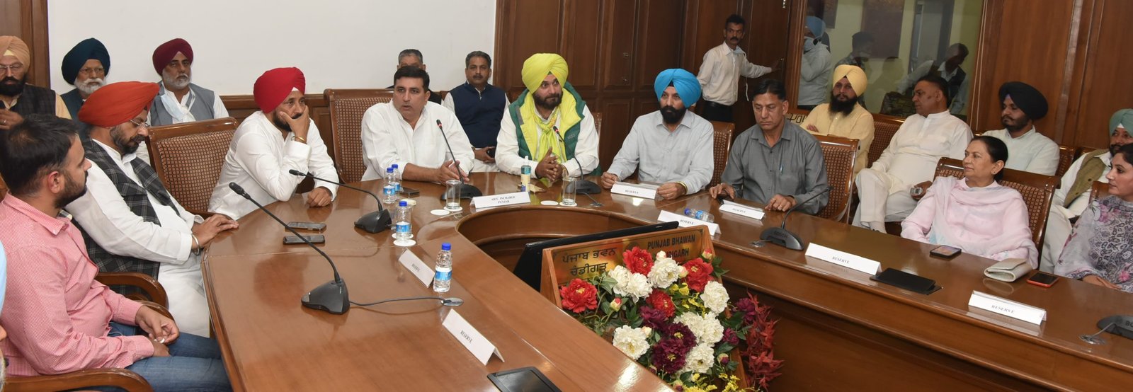 MINISTERS AND MLAs RISE IN UNISON TO EXPRESS GRATITUDE TO CHARANJIT SINGH CHANNI FOR TAKING LANDMARK INITIATIVES AND BOLD DECISIONS TO ENSURE OVERALL DEVELOPMENT OF STATE AND WELFARE OF ITS PEOPLE