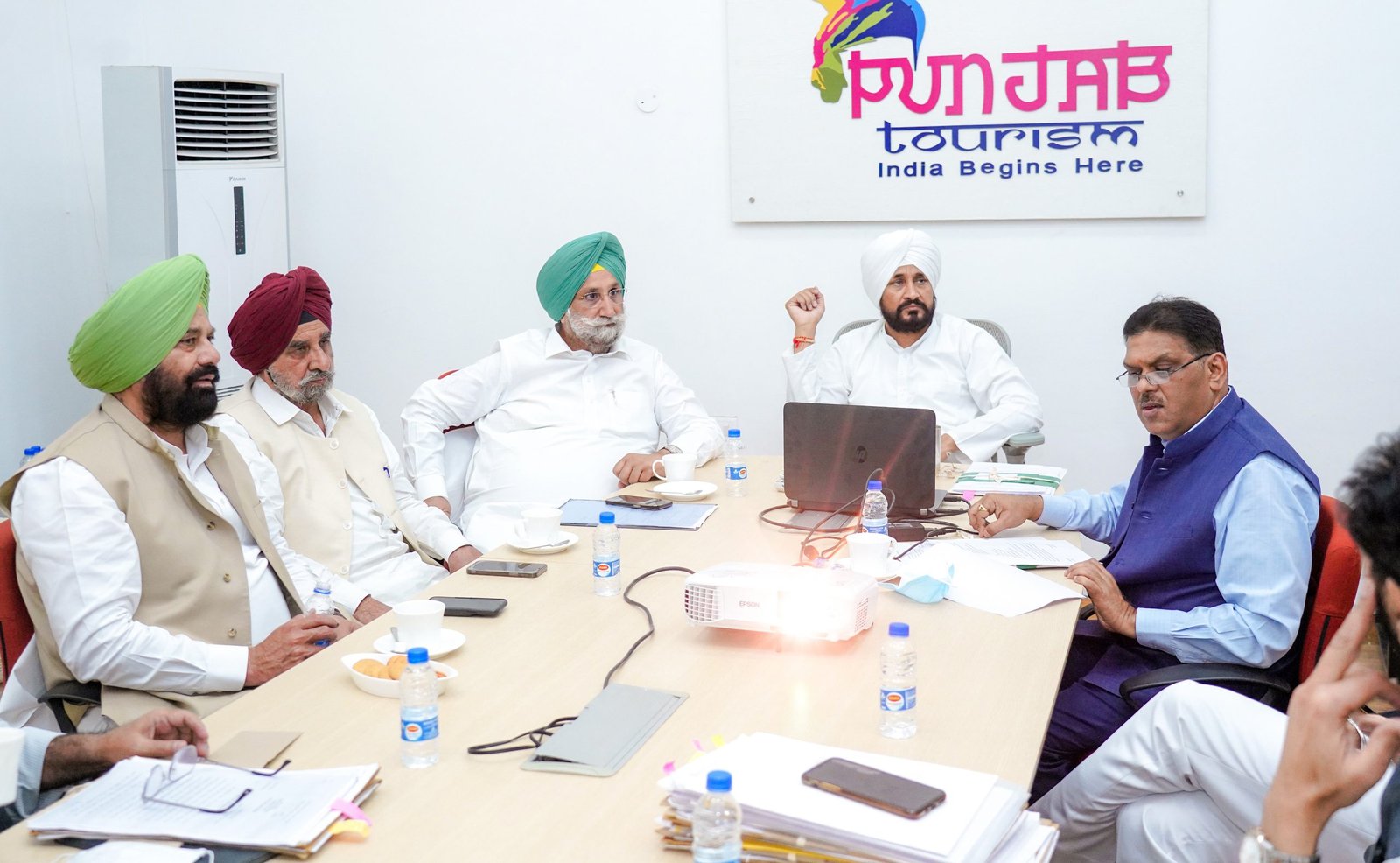 PUNJAB CABINET RECOMMENDS GOVERNOR FOR DISSOLUTION OF 15TH PUNJAB VIDHAN SABHA