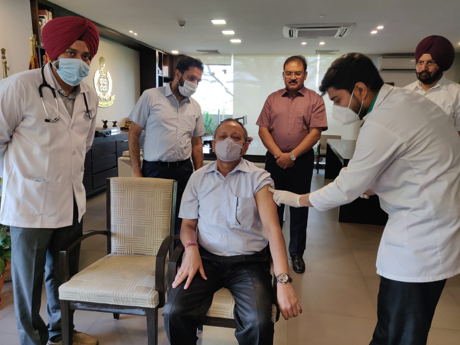 DGP PUNJAB, TWO ADGPS AMONG 149 POLICE PERSONNEL GETS COVID-19 VACCINATION BOOSTER JAB