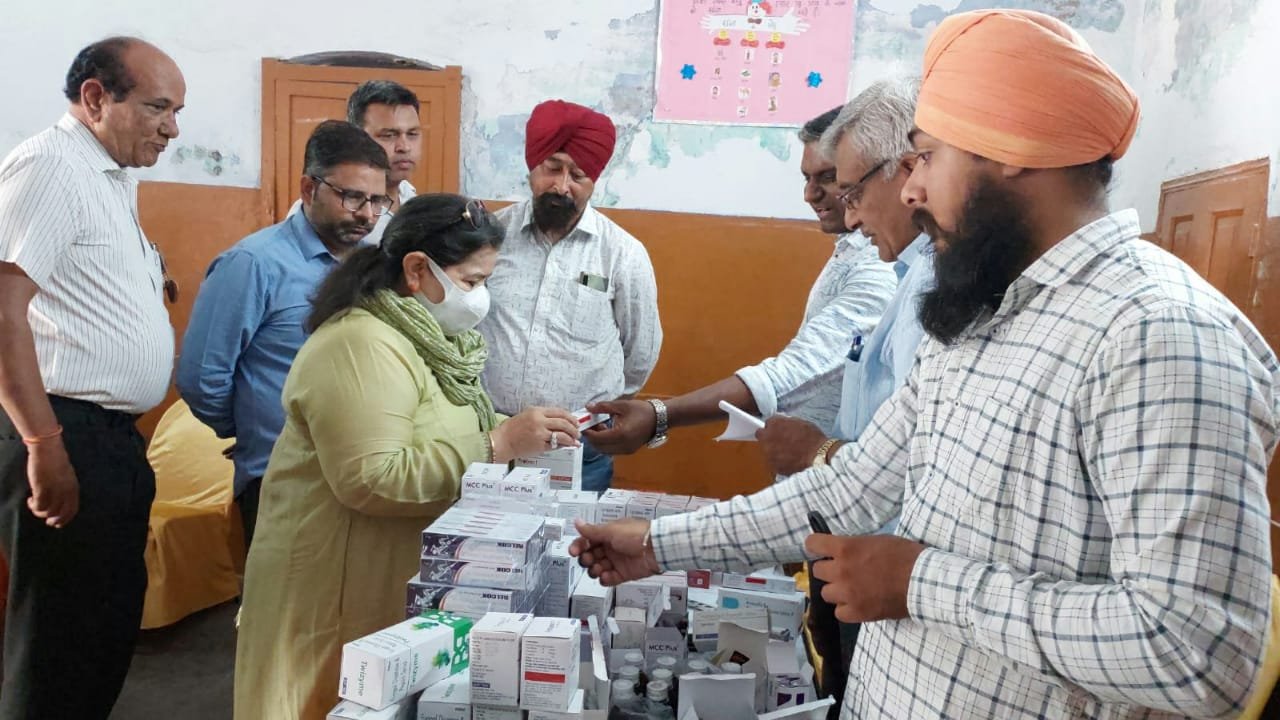 662 लोगों ने उठाया निःशुल्क मैडीकल स्वास्थ्य जांच कैम्प का उठा  फर्स्ट • इन क्लास प्लेटफार्म के लिए 110 विद्यार्थियों ने करवाया रजिस्ट्रेशन