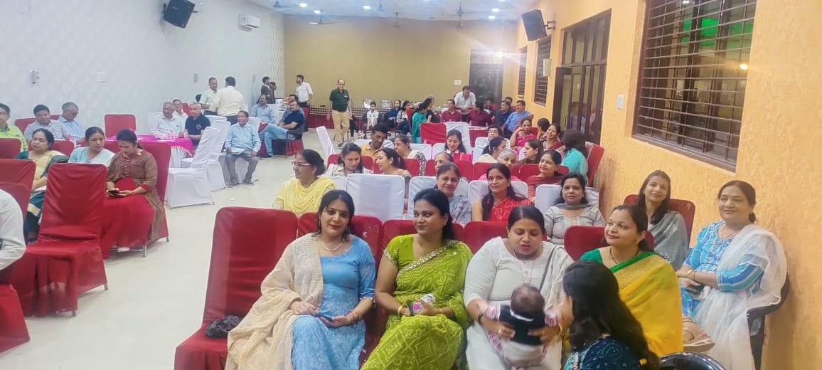 भारत विकास परिषद द्वारा पारिवारिक मिलन एवं दायित्व ग्रहण समारोह आयोजित