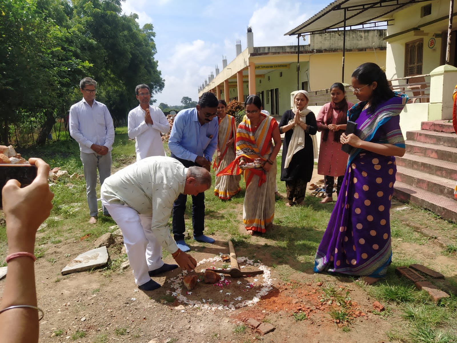 “संत श्री आशारामजी गुरुकुल में हुआ भूमि पूजन”