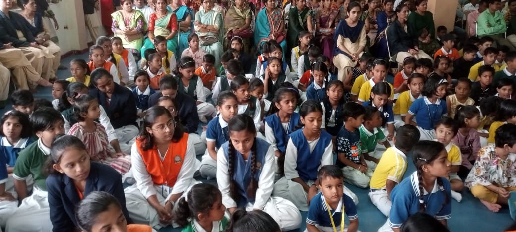 देश विदेश से आये पालकों की बैठक सम्पन्न