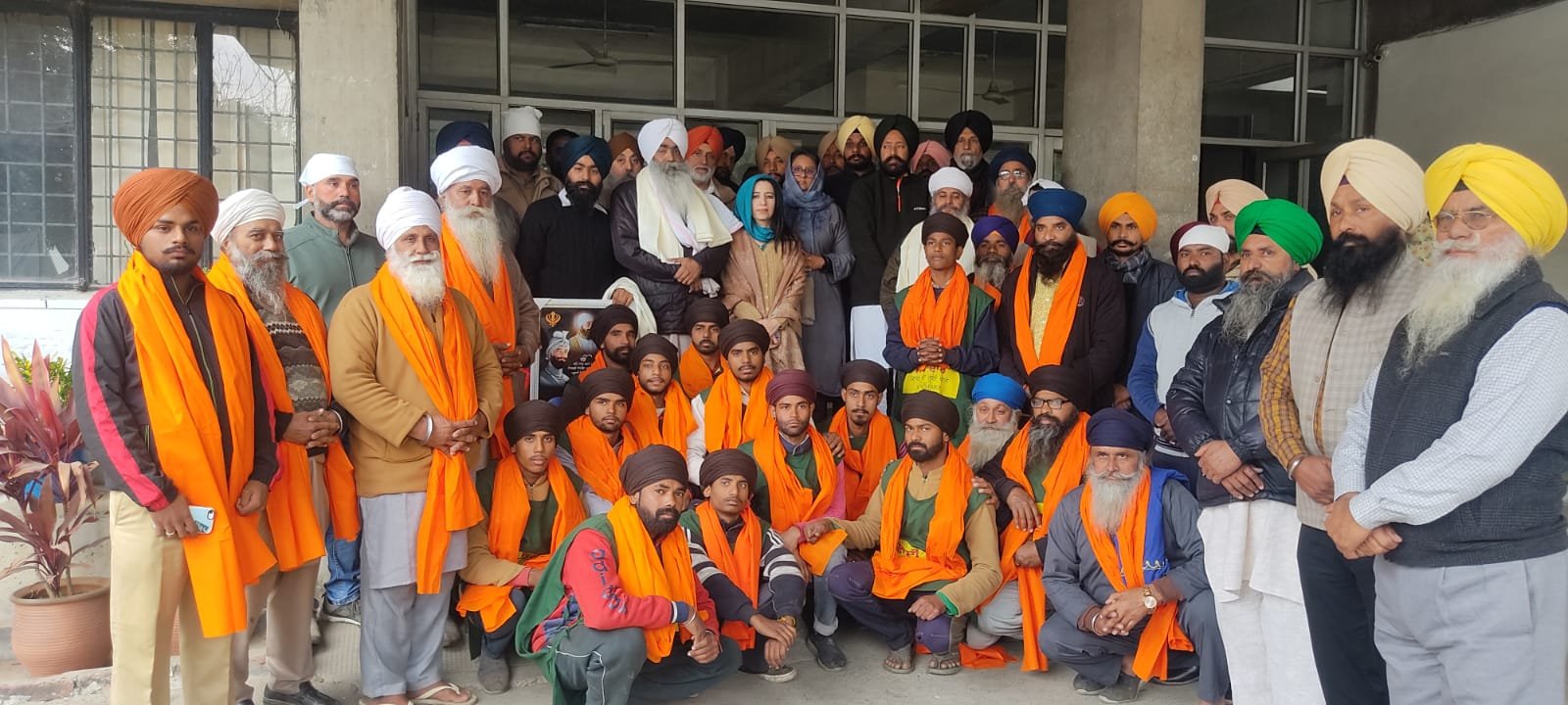 ਸੰਤ ਬਾਬਾ ਕਸ਼ਮੀਰਾ ਸਿੰਘ ਭੂਰੀ ਵਾਲਿਆਂ ਦੇ ਜਥੇ ਅਤੇ ਵਲੰਟੀਅਰਾਂ ਵੱਲੋਂ ਸ਼ਹੀਦੀ ਸਭਾ ਦੌਰਾਨ ਲਗਾਤਾਰ ਸਫ਼ਾਈ ਮੁਹਿੰਮ ਚਲਾਈ ਗਈ