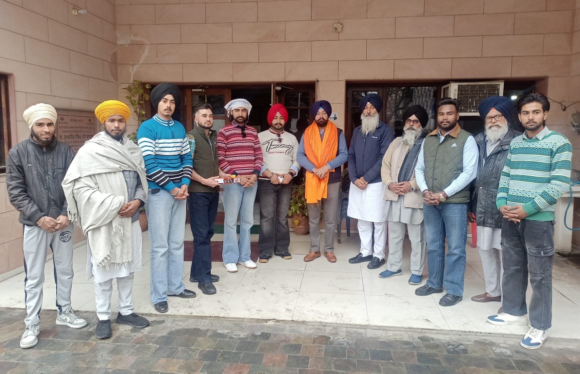 ਗੁਰਕੀਰਤ ਪਨਾਗ ਦੀ ਅਗਵਾਈ ਵਿੱਚ ਨੌਜਵਾਨਾਂ ਕੀਤਾ ਸਨਮਾਨ।