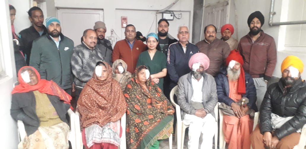 ਬਸੰਤ ਰਿਤੂ ਯੂਥ ਕਲੱਬ ਨੇ ਲਗਾਇਆ ਅੱਖਾਂ ਦਾ ਉਪਰੇਸ਼ਨ ਕੈਂਪ, 13 ਲੋੜਵੰਦਾਂ ਦੇ ਅੱਖਾਂ ਦੇ ਮੋਤੀਆ ਬਿੰਦ ਦੇ ਉਪਰੇਸ਼ਨ ਕੀਤੇ ਗਏ