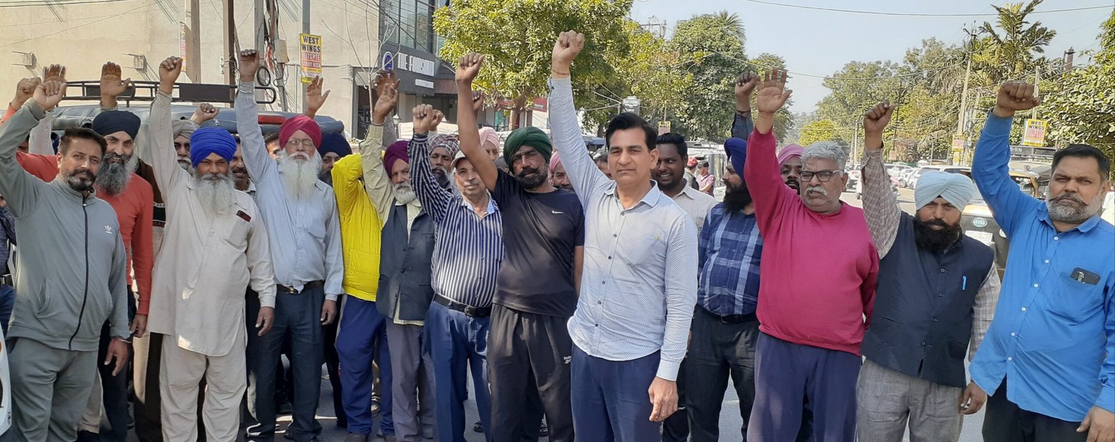 ਬੁਢਾਪਾ ਪੈਨਸ਼ਨ *ਚ ਵਾਧਾ ਕਰਨ ਦੀ ਗਰੰਟੀ ਨੂੰ ਨਾ ਪੂਰਾ ਕੀਤੇ ਜਾਣ ਤੇ ਨਿਊ ਪਟਿਆਲਾ ਵੈਲਫੇਅਰ ਕਲੱਬ ਵੱਲੋਂ ਪੰਜਾਬ ਸਰਕਾਰ ਖਿਲਾਫ ਕੀਤਾ ਪ੍ਰਦਰਸ਼ਨ