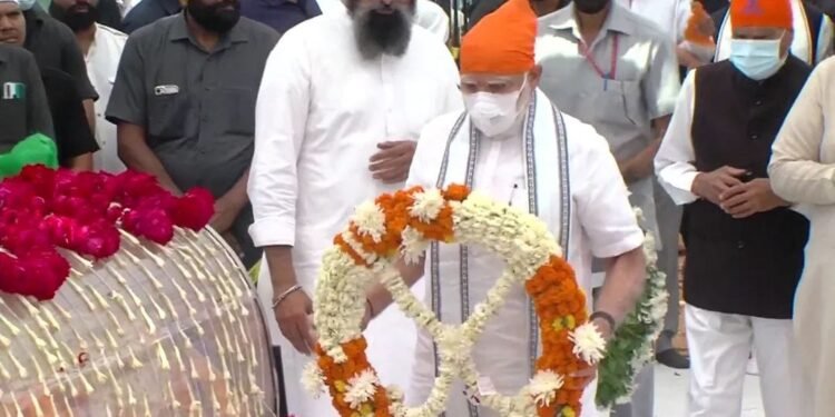 PM ਮੋਦੀ ਨੇ ਪ੍ਰਕਾਸ਼ ਸਿੰਘ ਬਾਦਲ ਨੂੰ ਦਿੱਤੀ ਸ਼ਰਧਾਂਜਲੀ