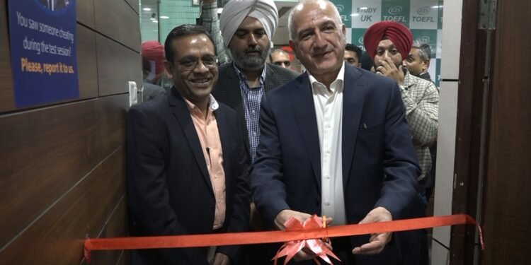 ETS ਦੇ ਉਪ ਪ੍ਰਧਾਨ ਨੇ ਪਟਿਆਲਾ ਵਿੱਚ ਸੋਫੀਆ ਕੰਸਲਟੈਂਟਸ ਵਿਖੇ ਨਵੇਂ TOEFL iBT ਟੈਸਟ ਸੈਂਟਰ ਦਾ ਕੀਤਾ ਉਦਘਾਟਨ