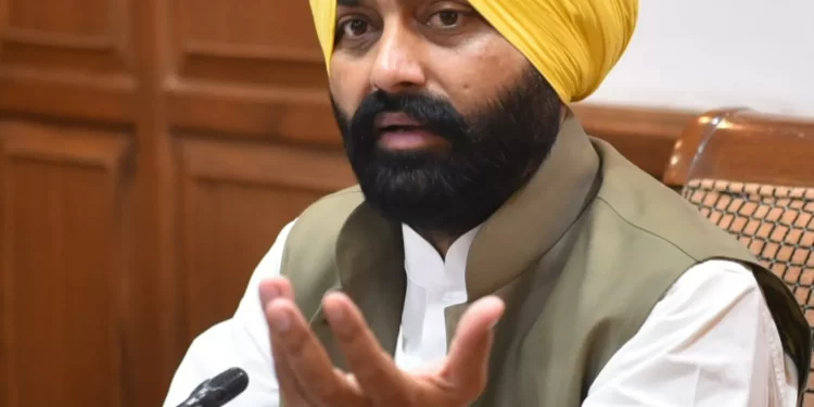 ਟਰਾਂਸਪੋਰਟ ਮੰਤਰੀ ਵਲੋਂ ਆਰ.ਟੀ.ਏ. ਦਫ਼ਤਰ ਦਾ ਅਚਨਚੇਤ ਦੌਰਾ