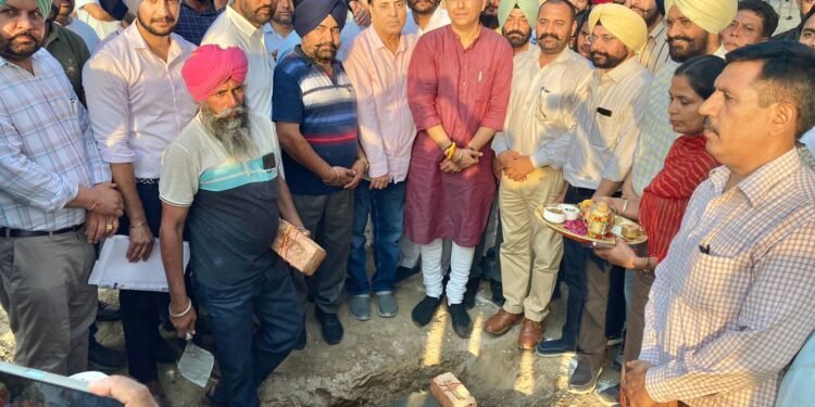 ਅਮਨ ਅਰੋੜਾ ਵੱਲੋਂ ਸਰਕਾਰੀ ਆਈ.ਟੀ.ਆਈ ਸੁਨਾਮ ਵਿਖੇ ਖੇਡ ਸਟੇਡੀਅਮ ਦੇ ਨਿਰਮਾਣ ਕਾਰਜਾਂ ਦੀ ਸ਼ੁਰੂਆਤ