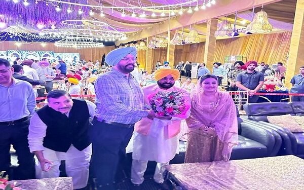 CM ਭਗਵੰਤ ਮਾਨ ਨੇ ਪਤਨੀ ਡਾ. ਗੁਰਪ੍ਰੀਤ ਕੌਰ ਨਾਲ ਮਨਾਈ ਵਿਆਹ ਦੀ ਪਹਿਲੀ ਵਰ੍ਹੇਗੰਢ