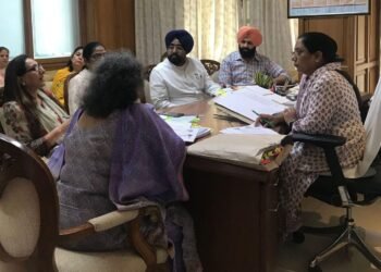 ਸਮਾਜਿਕ ਸੁਰੱਖਿਆ, ਇਸਤਰੀ ਤੇ ਬਾਲ ਵਿਕਾਸ ਮੰਤਰੀ ਡਾ. ਬਲਜੀਤ ਕੌਰ ਨੇ ਸੂਬੇ ਦੀ ਈ.ਸੀ.ਸੀ.ਈ. ਨੀਤੀ ਵਿੱਚ ਲੋੜੀਂਦੀਆਂ ਤਬਦੀਲੀਆਂ ਕਰਨ ਲਈ ਸਿੱਖਿਆ ਵਿਭਾਗ ਨਾਲ ਕੀਤੀ ਅਹਿਮ ਮੀਟਿੰਗ