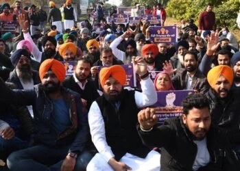 ਚੰਡੀਗੜ੍ਹ ”ਚ ਯੂਥ ਅਕਾਲੀ ਦਲ ਦਾ ਵੱਡਾ ਪ੍ਰਦਰਸ਼ਨ, ਹੋਈ ਧੱਕਾ-ਮੁੱਕੀ