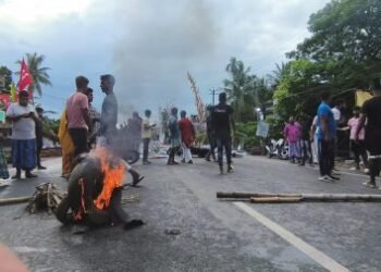 ਪੱਛਮੀ ਬੰਗਾਲ ’ਚ ਪੰਚਾਇਤ ਚੋਣਾਂ ਲਈ ਵੋਟਿੰਗ ਜਾਰੀ, ਹੁਣ ਤੱਕ ਹਿੰਸਾ ’ਚ ਕਈ ਮੌਤਾਂ