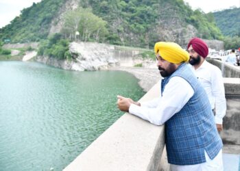 ਭਾਖੜਾ ਡੈਮ ਦੇ ਦੌਰੇ ਤੋਂ ਬਾਅਦ ਮੁੱਖ ਮੰਤਰੀ ਦੀ ਲੋਕਾਂ ਨੂੰ ਅਪੀਲ; “ਘਬਰਾਉਣ ਦੀ ਲੋੜ ਨਹੀਂ, ਹਾਲਾਤ ਕਾਬੂ ਹੇਠ”